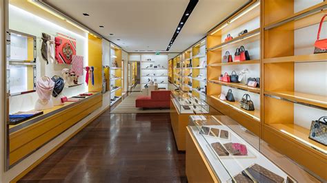 louis vuitton sal via condotti tripadvisor|Louis Vuitton Roma Via Condotti store, Italy.